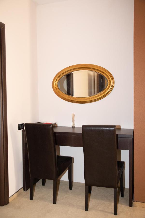 Hotel Palace Severin Дробета-Турну Северин Екстериор снимка