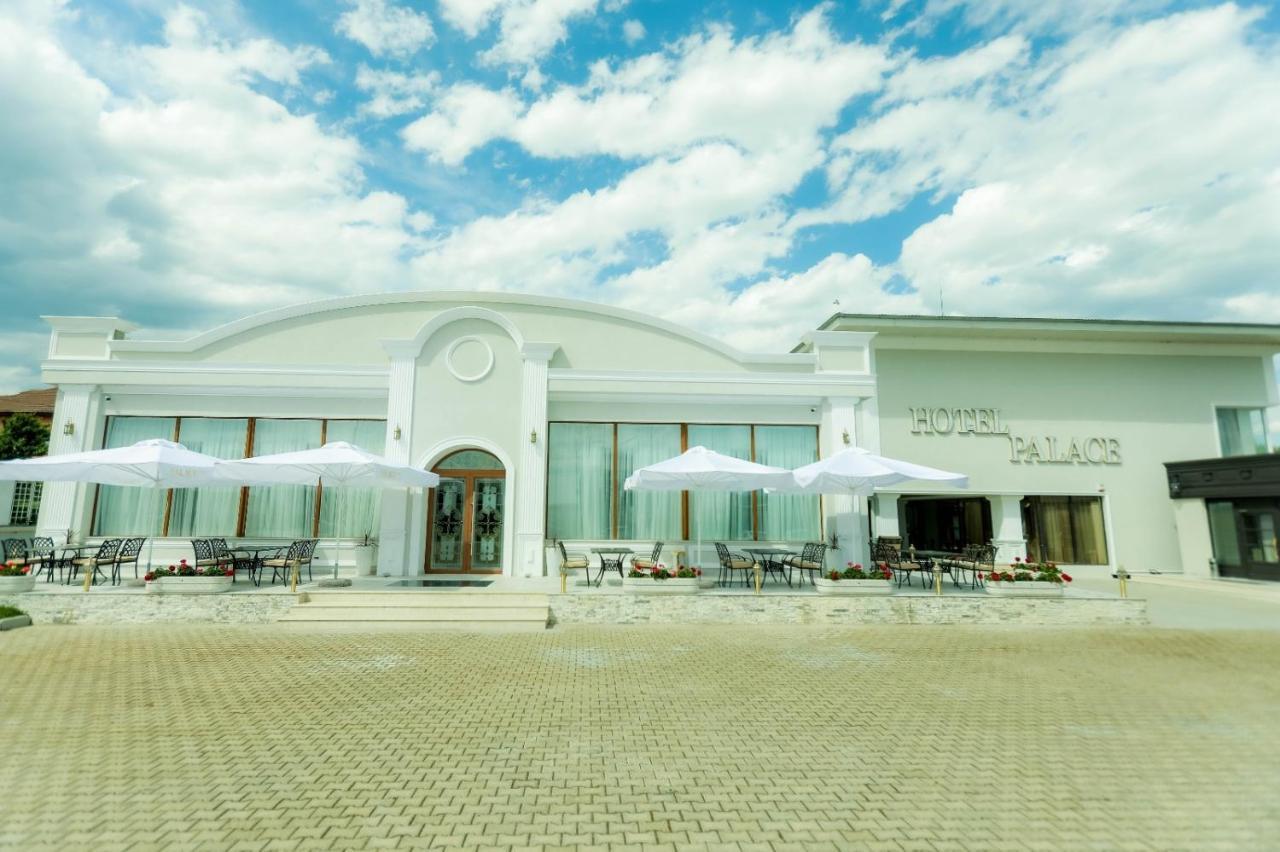 Hotel Palace Severin Дробета-Турну Северин Екстериор снимка