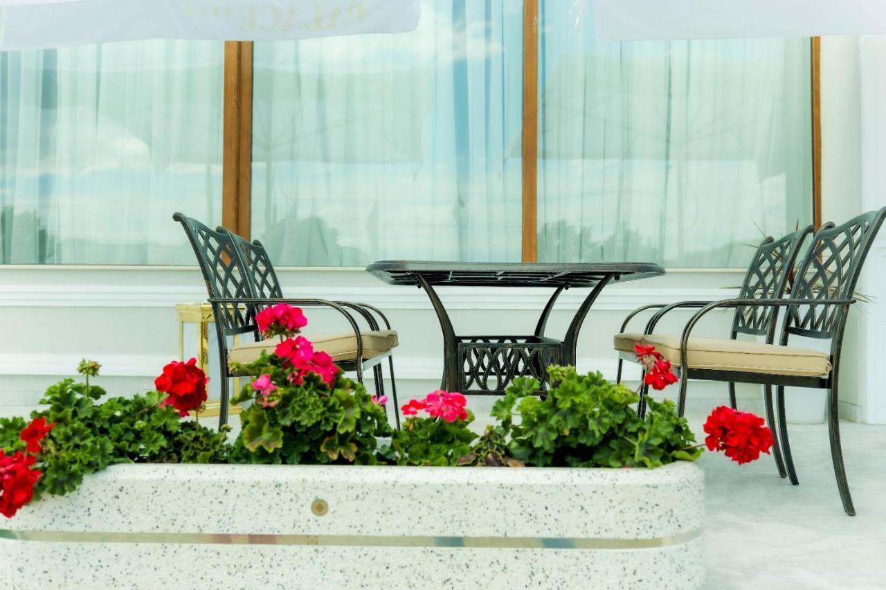 Hotel Palace Severin Дробета-Турну Северин Екстериор снимка