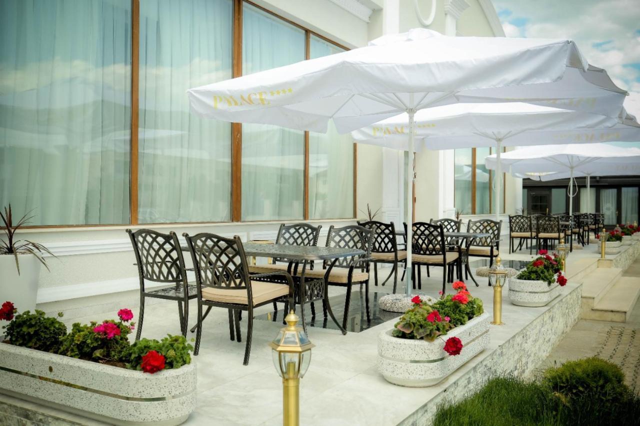 Hotel Palace Severin Дробета-Турну Северин Екстериор снимка