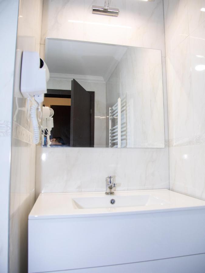 Hotel Palace Severin Дробета-Турну Северин Екстериор снимка